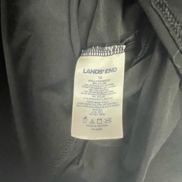 Lands End Lot of 2 size 12 swim tops. In great shape, same style. Built in cups. - Picture 2 of 5